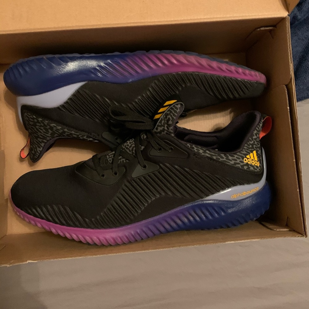 Adidas alphabounce